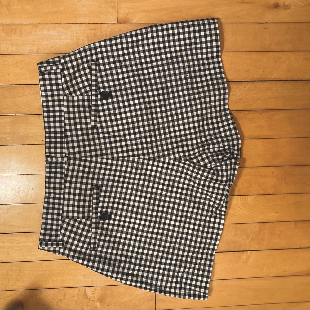 Banana Republic Paperbag tie-waist shorts, size 6
